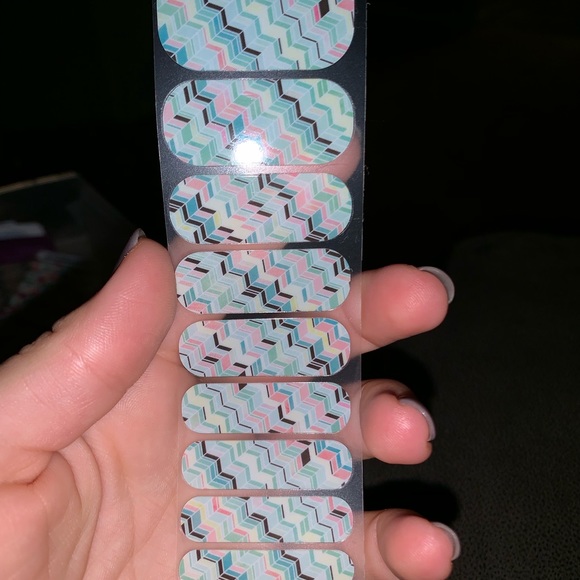 Partial jamberry nail wrap - Picture 4 of 8